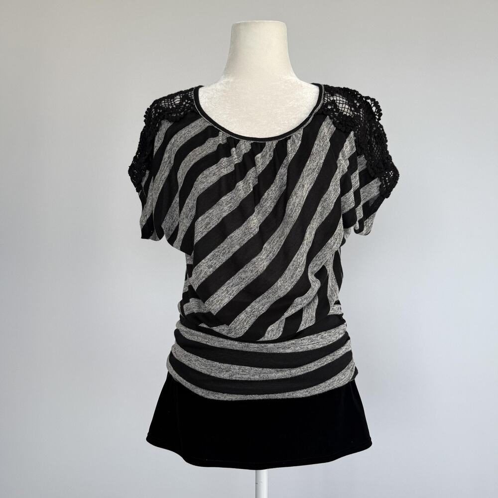 Iz Byer Blouse Juniors M Black Stripe Crochet Dolman Short Sleeve Tunic Top